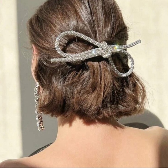 New Silver Crystal Bow Barrette ✨✨?? main image 5